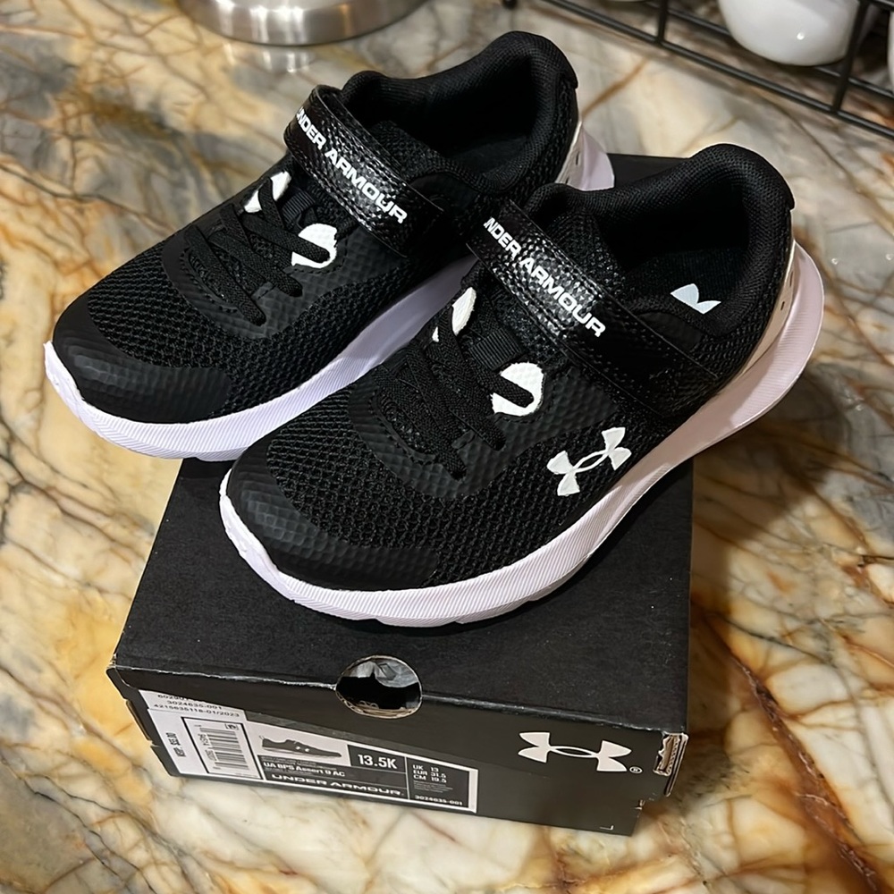 Boys Under Armor Assert Shoes